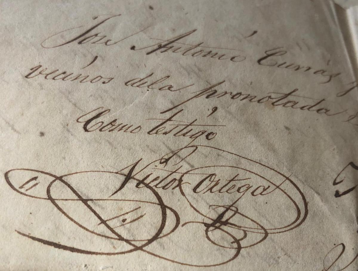 A sinatura de Víctor Ortega.