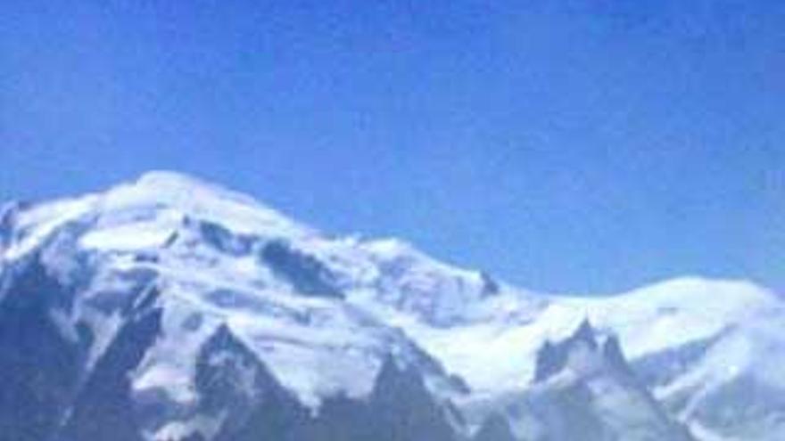 Un padre y sus tres hijos fallecen mientras descendían el Mont Blanc