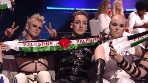 Los integrantes de Hatari muestran bufandas de Palestina en Eurovisión-2019