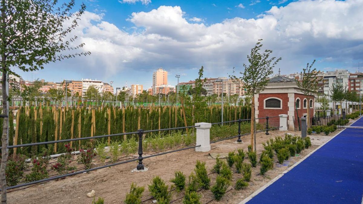 El desconocido parque en el centro de Madrid que se ha convertido en un refugio contra el calor para sus ciudadanos: ¿lo conoces?