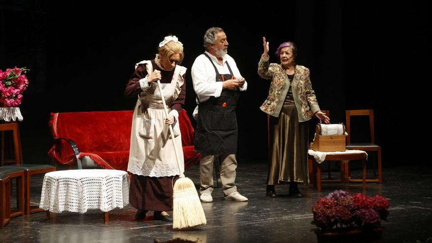 Los mayores de Espazo +60 se estrenan con el teatro de Lorca