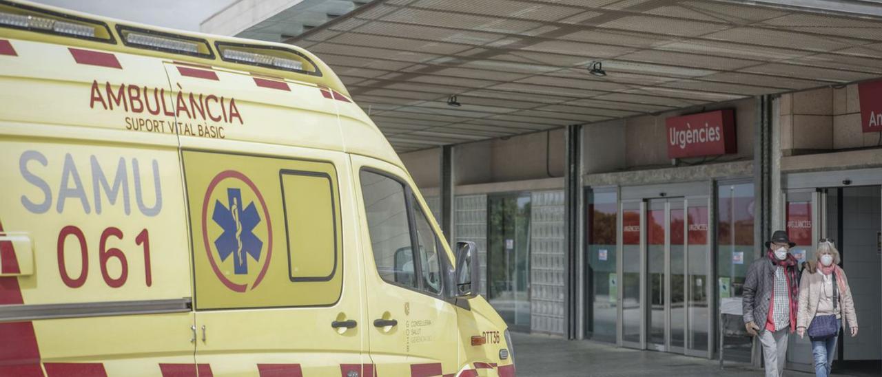 Una imagen de archivo de la entrada a Urgencias del hospital de Son Llàtzer.