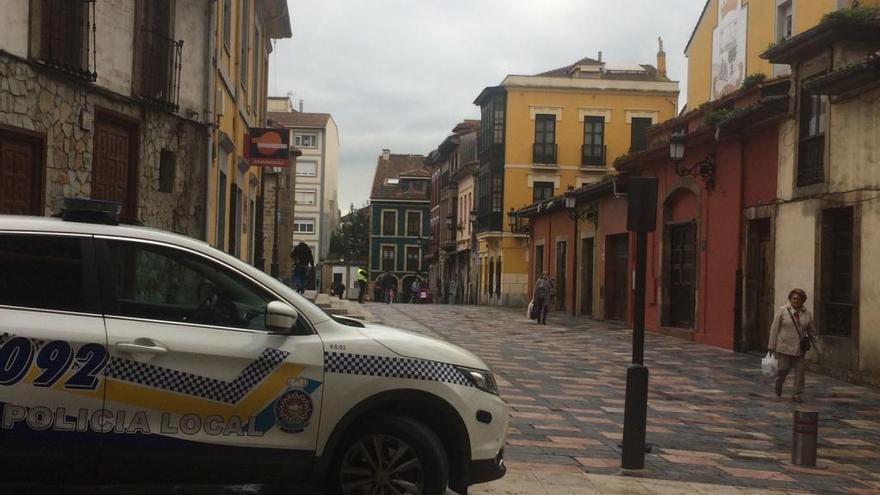 Drogas, navaja e insultos de &quot;pitufos&quot; a la policía en un control en Avilés