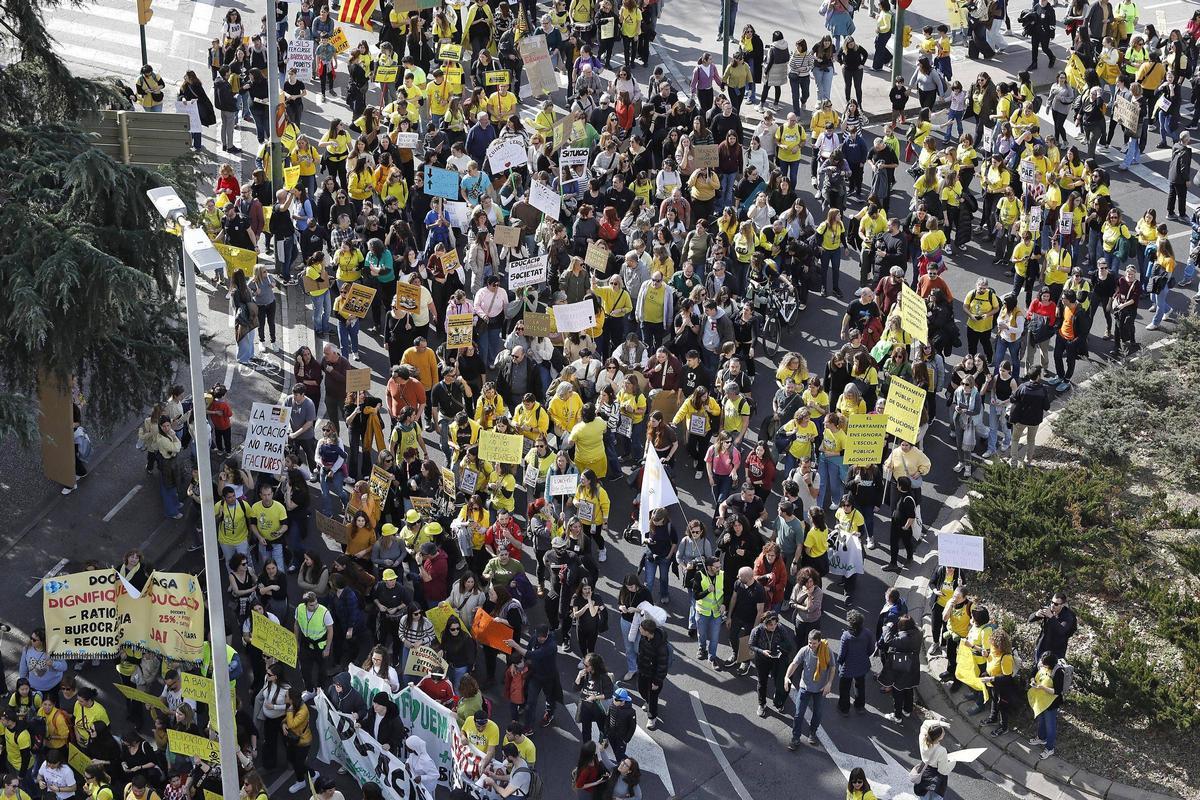 La darrera manifestació dels professors gironins que es va fer per reclamar millores laborals i salarials.