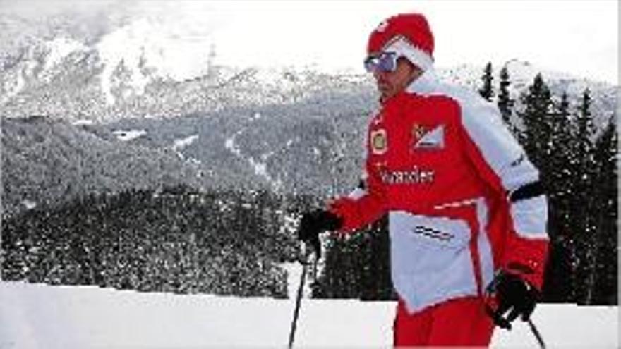 Fernando Alonso esquiant ahir a Madonna di Campiglio.