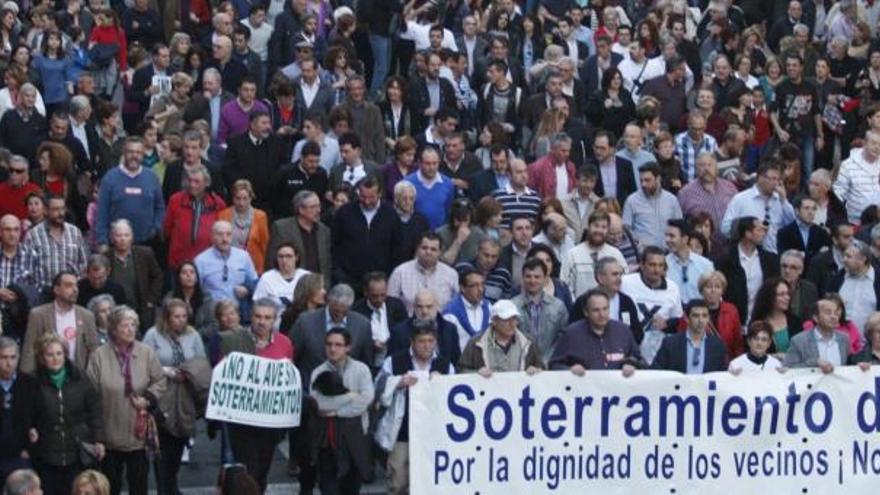 Multitudinaria manifestación por las calles de Murcia en febrero, convocada por la Plataforma.