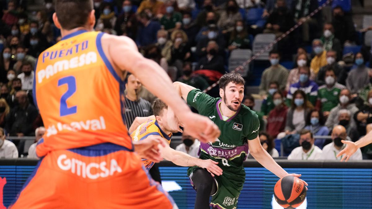 Las imágenes del Unicaja - Valencia Basket de la Liga Endesa.