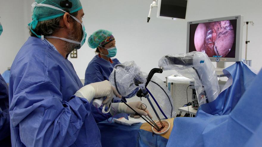 El Hospital General de Alicante, de los primeros de la Comunidad en tener robots quirúrgicos