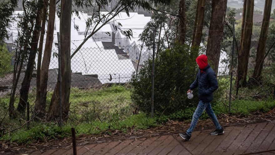 Las aguas fecales se cuelan en tiendas de inmigrantes llegados a Canarias