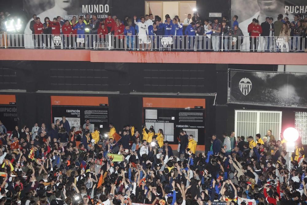 Euforia en el balcón de Mestalla