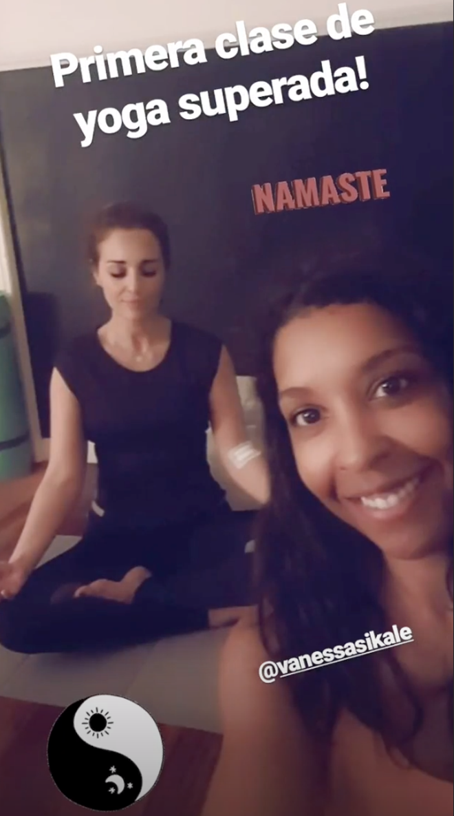 Paula Echevarría en su primera clase de yoga