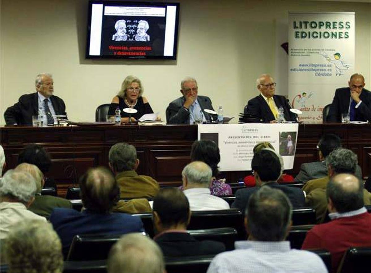 Alfonso Gómez recoge sus artículos en un libro