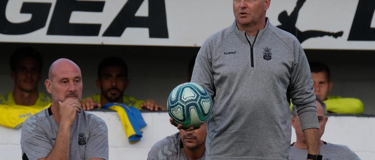 Mel, ayer, en La Línea, junto a Ríos, segundo técnico.