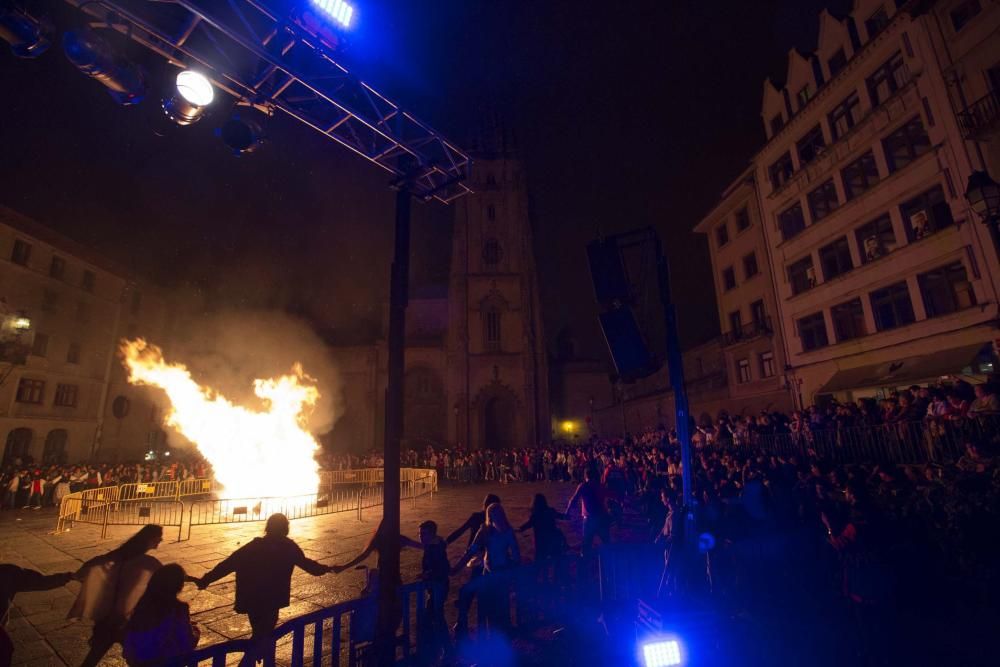 Foguera de San Xuan en Oviedo