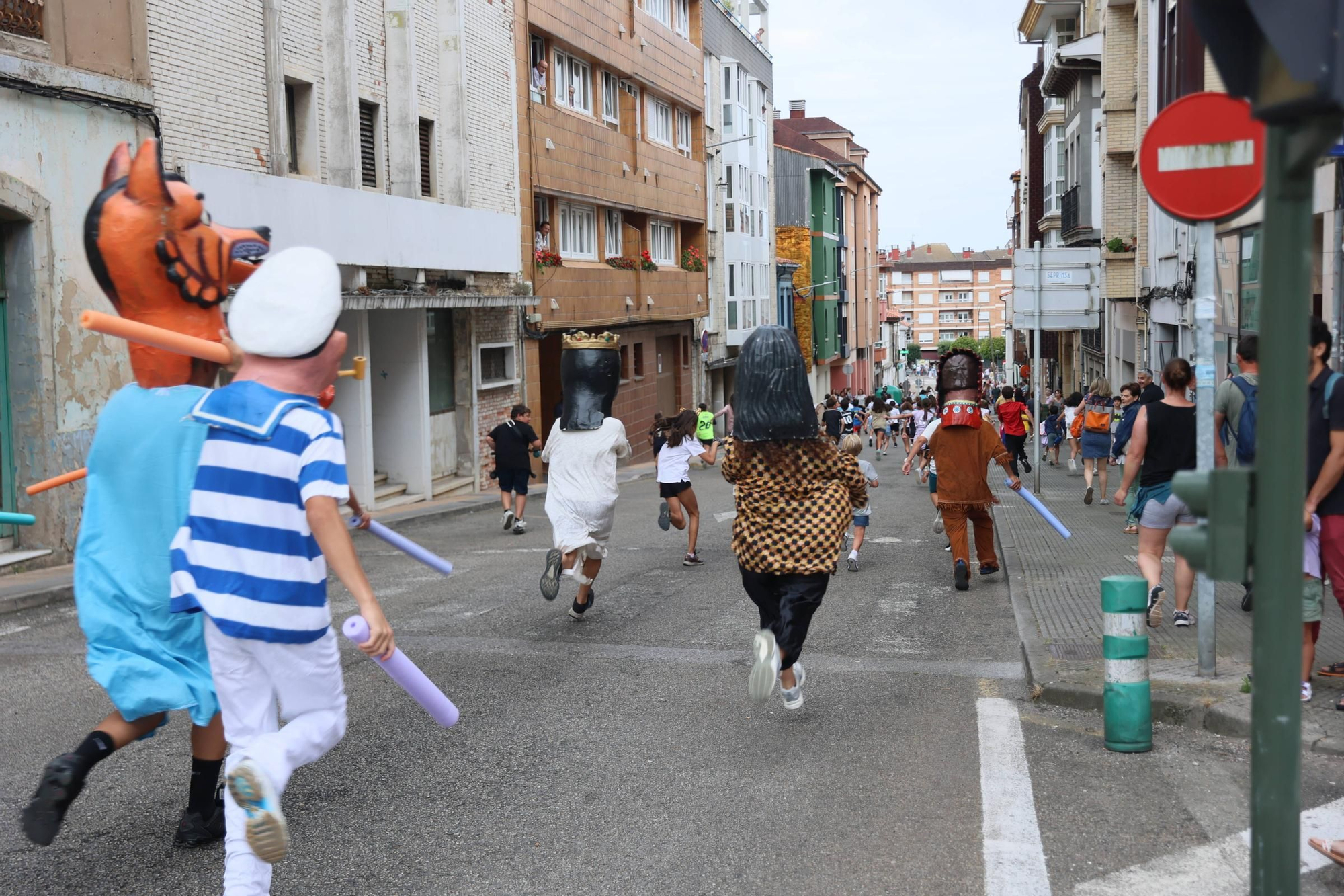 EN IMÁGENES: El desfile de carrozas del Carmen de Luanco