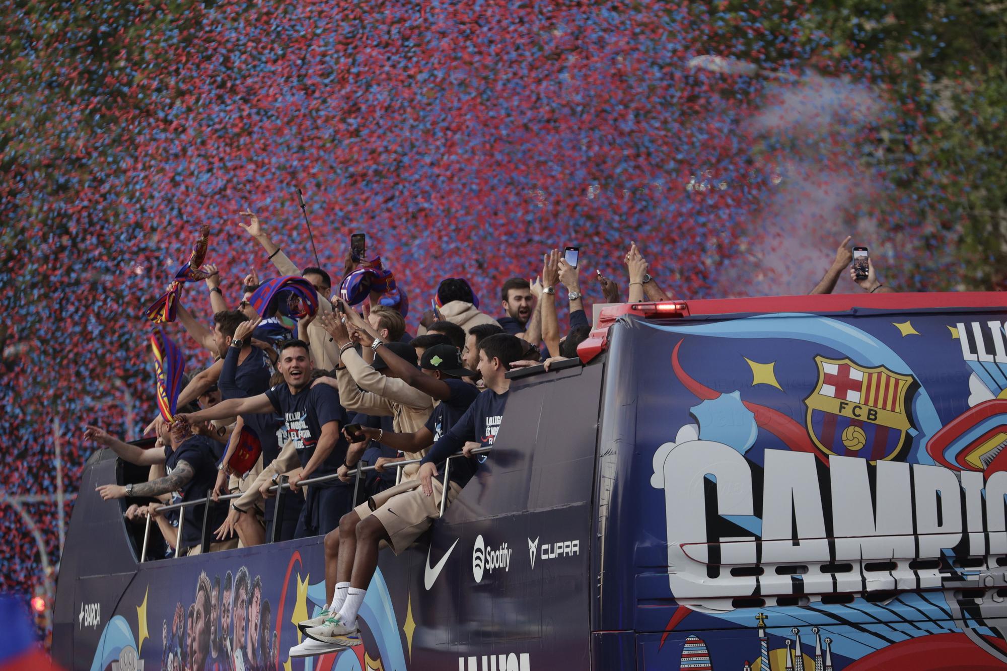 El Barça celebra LaLiga  junto al Femenino, con una rúa