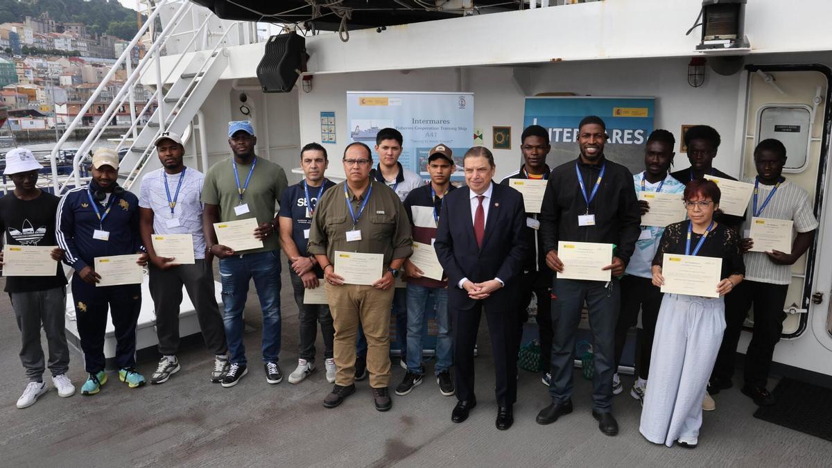 Una nueva generación de pescadores a bordo del «Intermares»: «Se enseñan cosas mucho más prácticas para la gente que está interesada en embarcarse»
