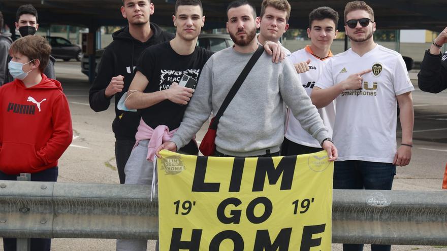 Miles de valencianistas se desplazan a Sevilla para presenciar la final de Copa