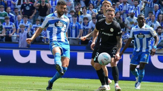 El Sporting de Gijón se interesa por Eddahchouri, pero está lejos de los parámetros que exige el Deportivo