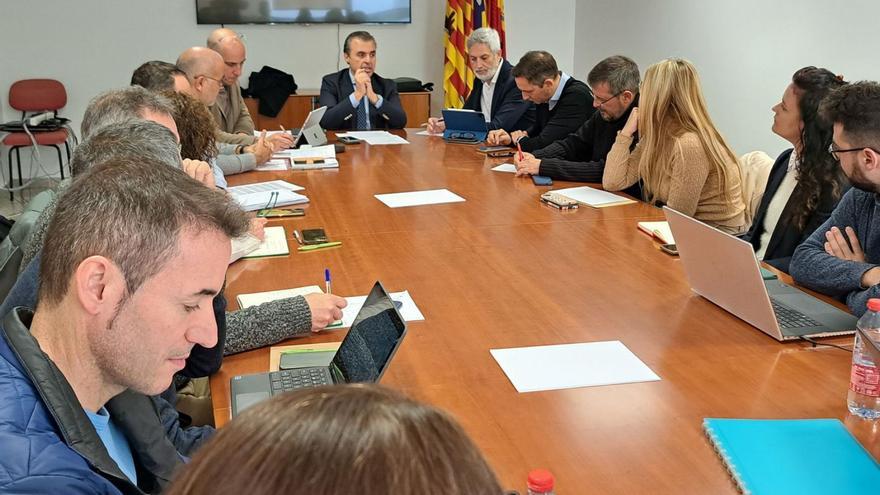 Un momento de la primera Mesa técnica de insularidad celebrada ayer en Ibiza.