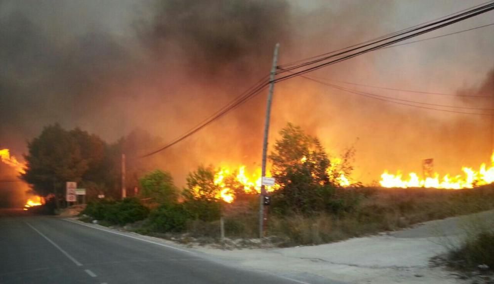 Incendio en Benitatxell y Xàbia