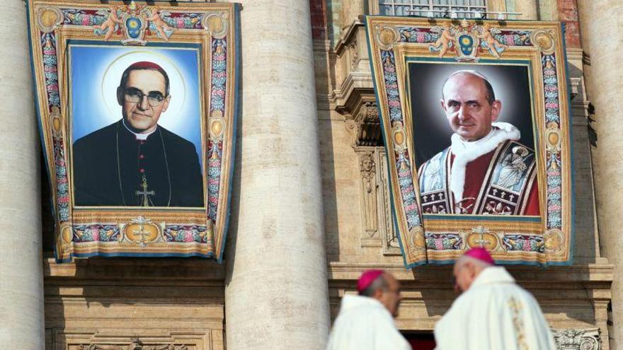 El Papa canoniza al arzobispo Romero y a Pablo VI