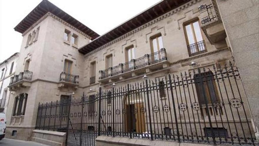 La Junta de Extremadura comprará la Casa Grande de Cáceres para el Museo Helga de Alvear