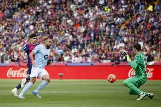 La lesión que truncó la carrera de Víctor Valdés, la lección táctica de Juan Carlos Unzué y un hat-trick que no sirvió para nada