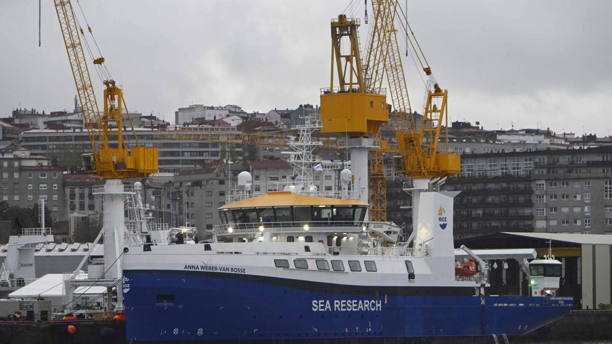 El oceanográfico «Anna Weber-van Bosse», a punto de ser entregado .