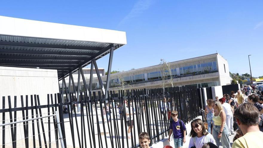 El colegio de Nuevo Roces, un impulso más para el barrio que ya mira al futuro: “Lo siguiente es el instituto” (en imágenes)