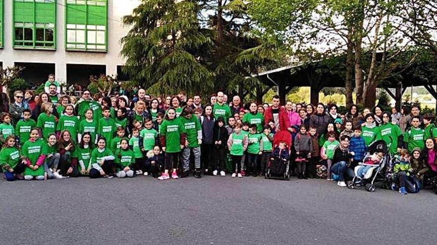 Protesta de familias de alumnos, ayer, a las puertas del Díaz Pardo.