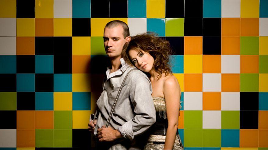 Kim Fanlo y Mai Meneses, en una imagen promocional de su segundo álbum: &#039;Retales de carnaval&#039; (2008).