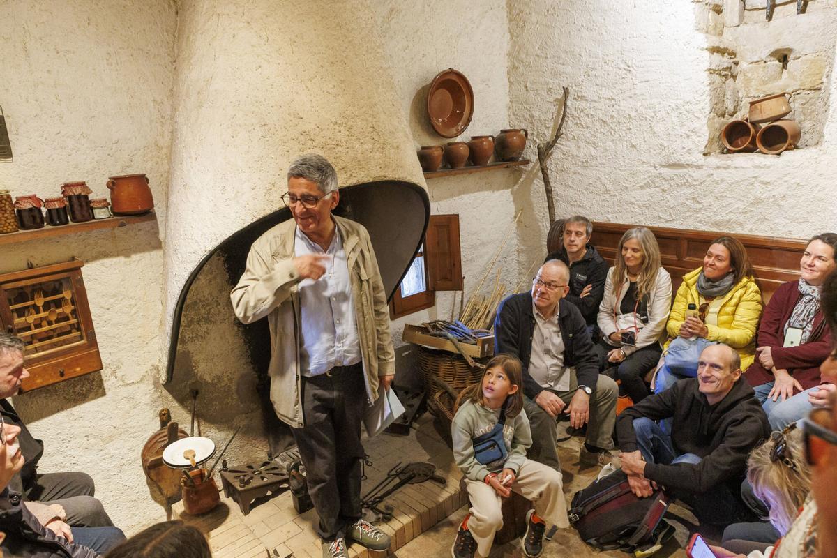Visita a la Casa de la Culla, en imatges