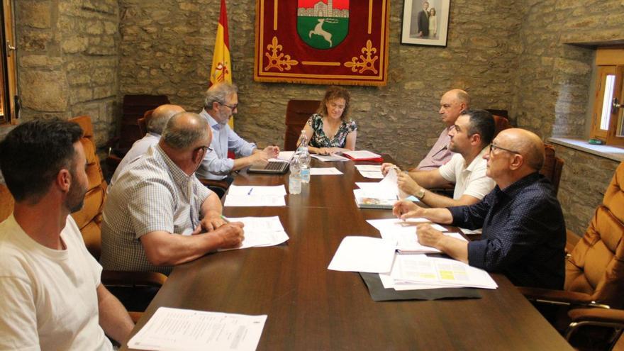 Pleno del Ayuntamiento de Villardeciervos con la nueva Corporación Municipal | Araceli Saavedra