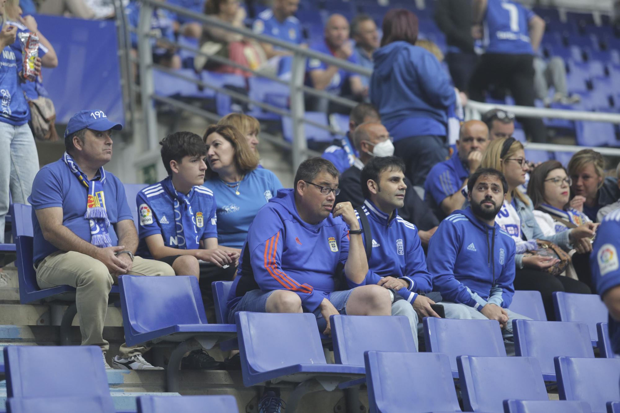 ¿Estuviste en el partido entre el Real Oviedo y el Ibiza? Búscate en esta galería de fotos