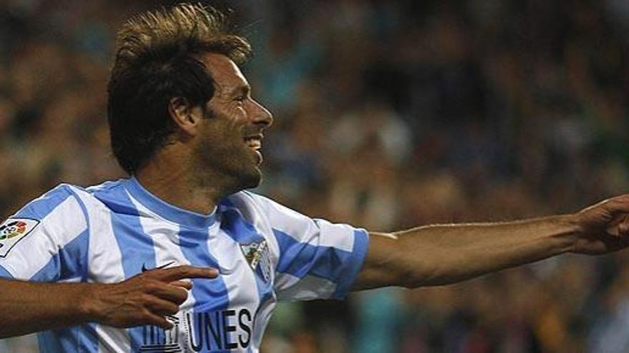 Van Nistelrooy celebra su gol ante el Racing.