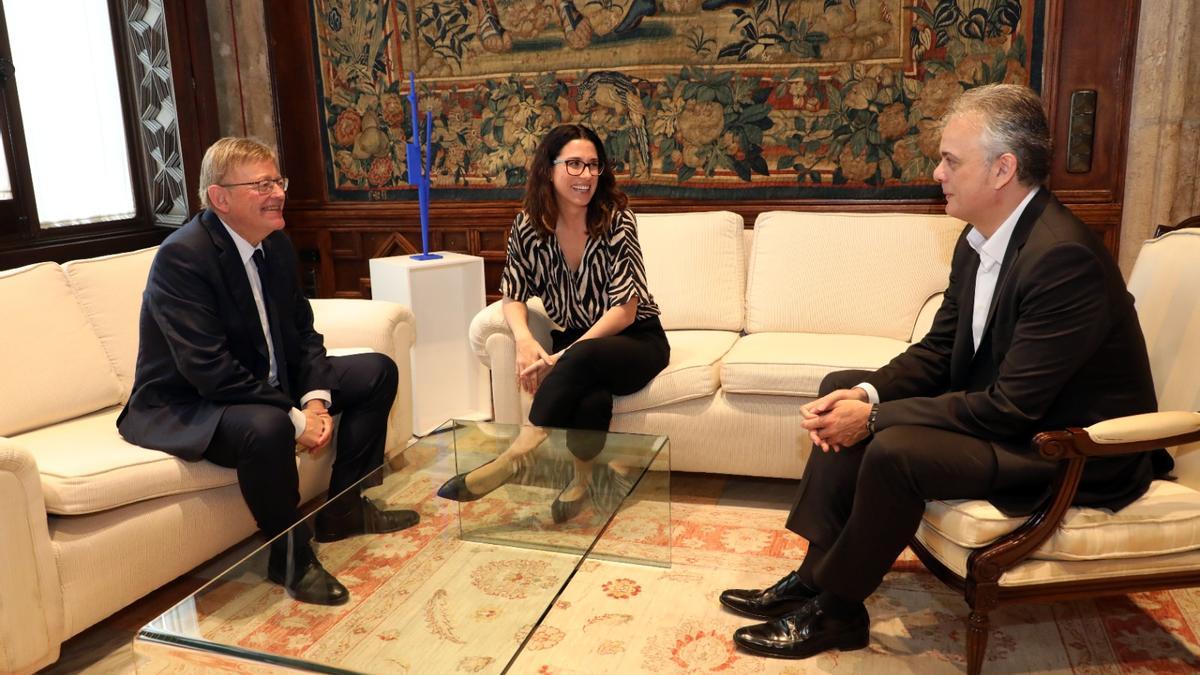 Ximo Puig, Aitana Mas y Héctor Illueca, en una reunión en el Palau
