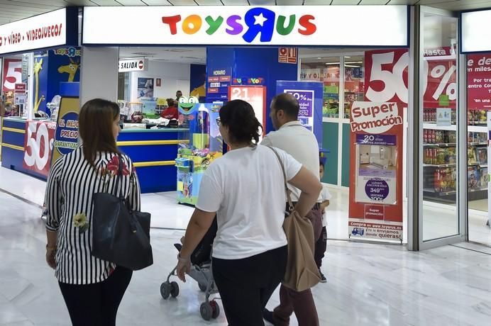 espejo Sentido táctil Cumplir Tienda de Toys 'R' Us en el centro comercial Las Arenas - La Provincia