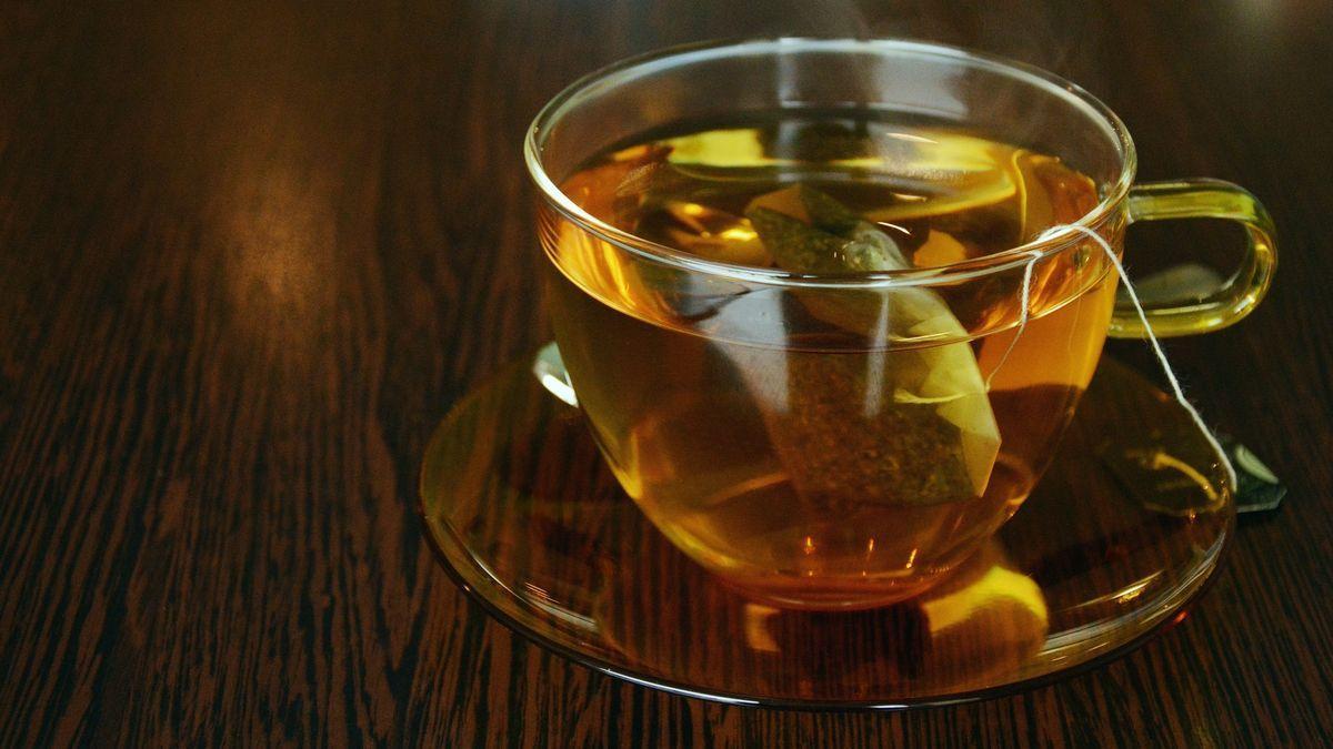 El té verde, un aliado perfecto para bajar barriga si se toma por las noches.