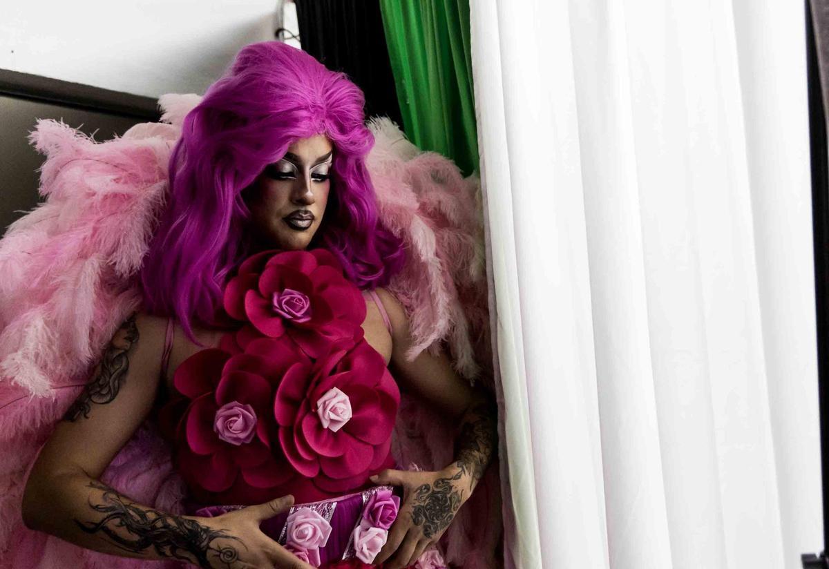 Elche rompe prejuicios: un FP de peluquería impulsa a un joven a cumplir su sueño drag a través de teatro Elche rompe prejuicios: un FP de peluquería impulsa a un joven a cumplir su sueño drag a través de teatro