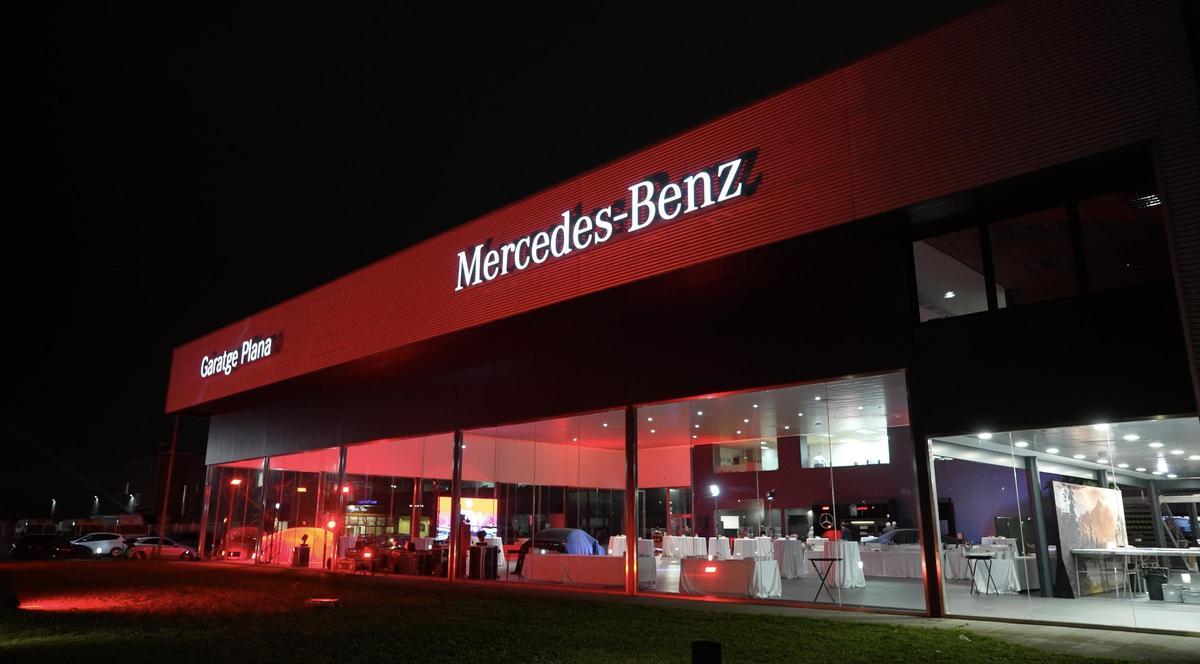 Garatge Plana inaugura la renovació del concessionari de Vilamalla