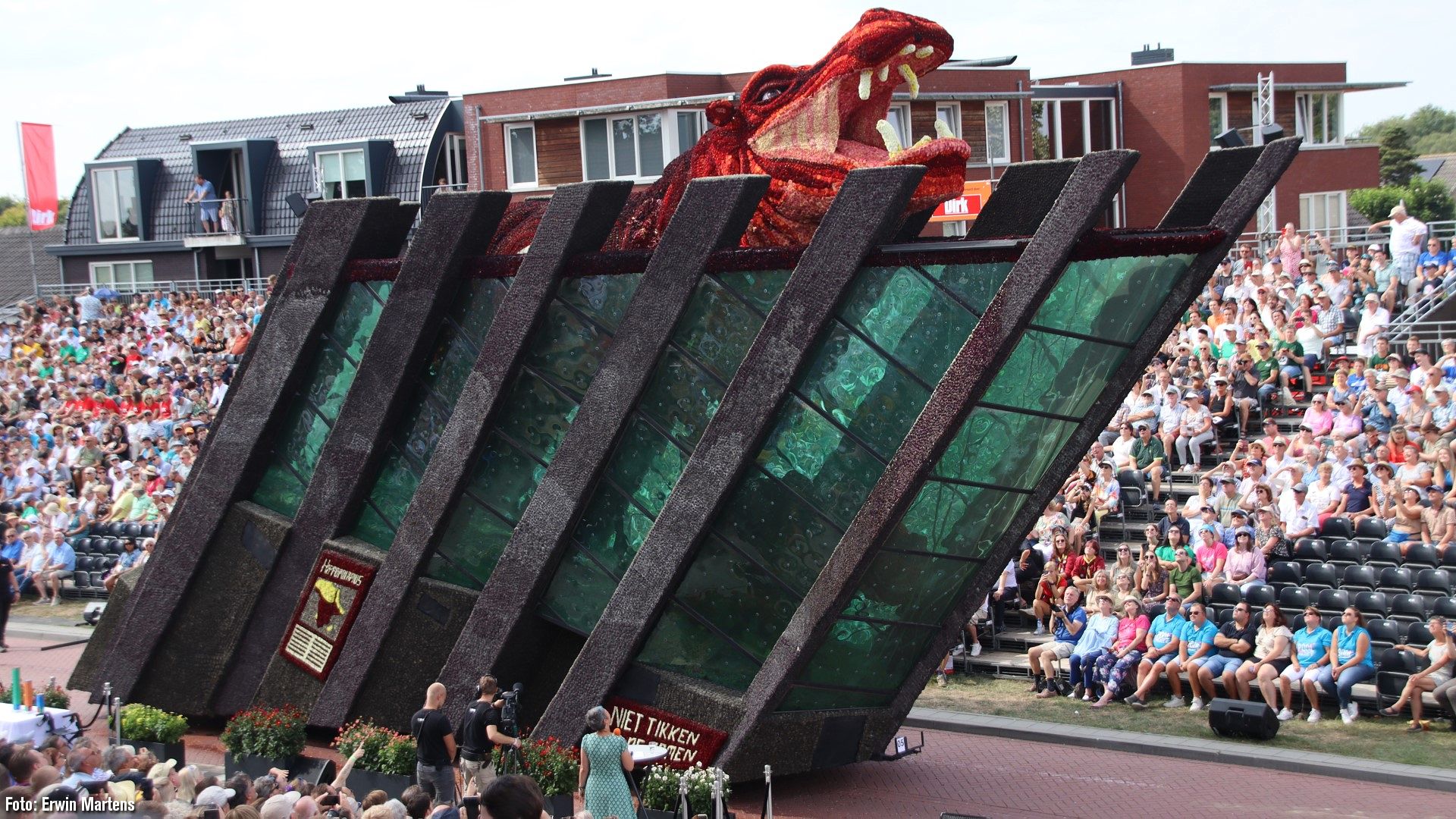 Las espectaculares carrozas de la "Batalla de Flores Holandesa"