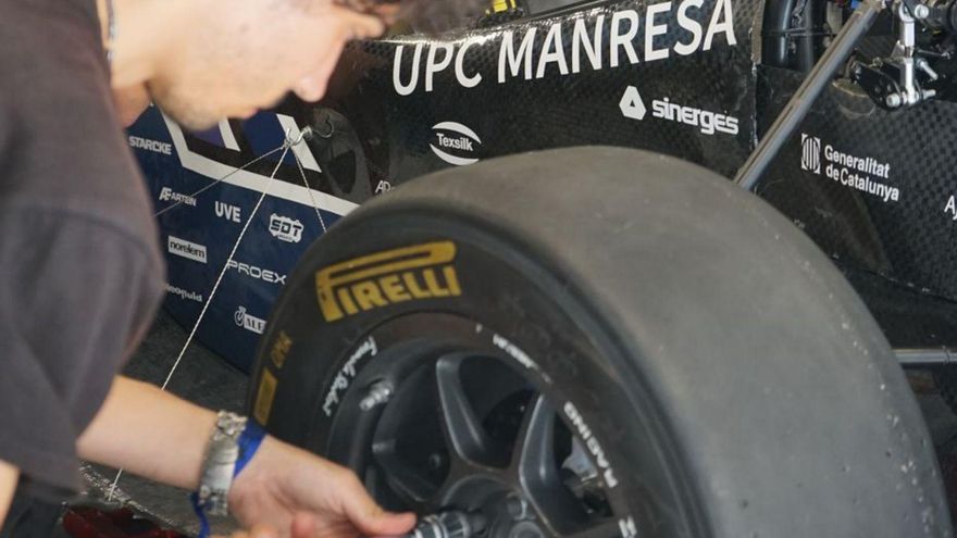 Endesa dona suport a l’equip Dynamics de la UPC al debut d’un monoplaça elèctric a Montmeló