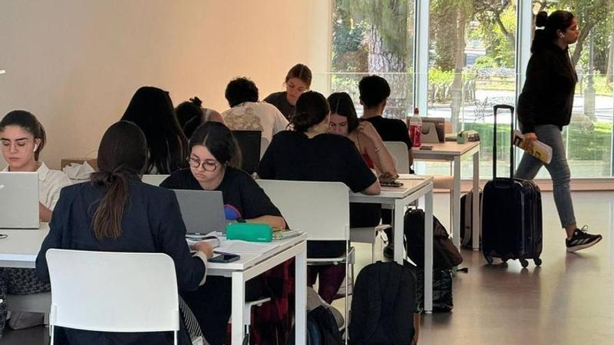 Bibliotecas en Feria: entre el aluvión estudiantil y las sillas vacías