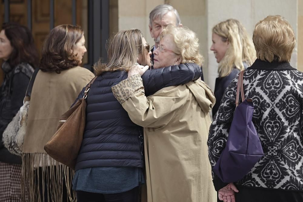 Funeral por Ichu Salazar-Simpson Bosh en la iglesia de San Pedro de Gijón