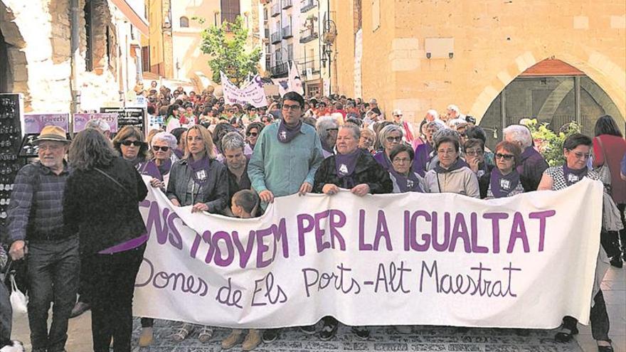 La Trobada de Dones da visibilidad a sus demandas