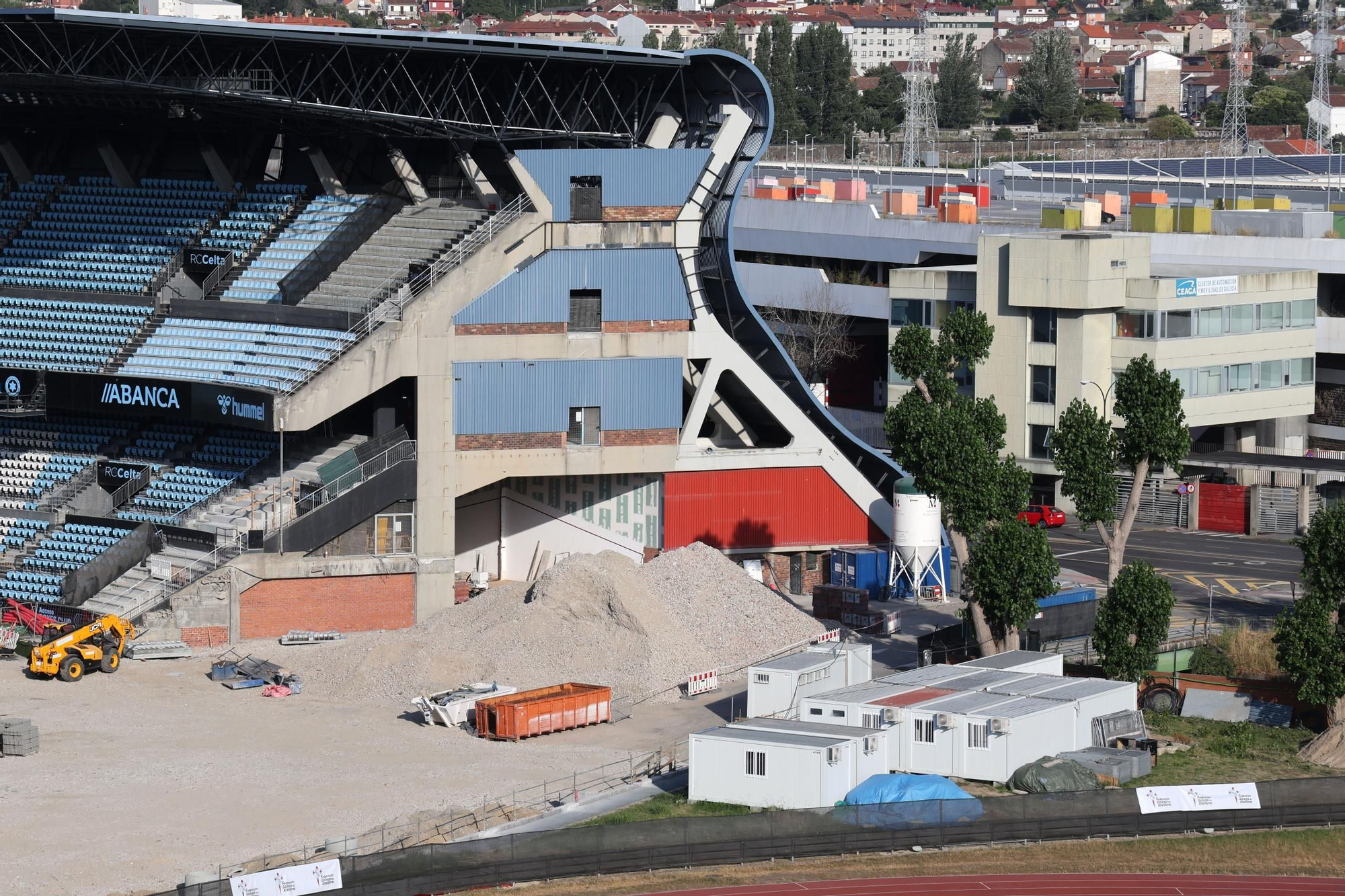 La nueva grada de Gol continúa creciendo