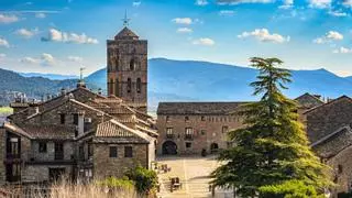 El pueblo medieval más bonito de España es Conjunto Histórico-Artístico y tiene un castillo del siglo XI