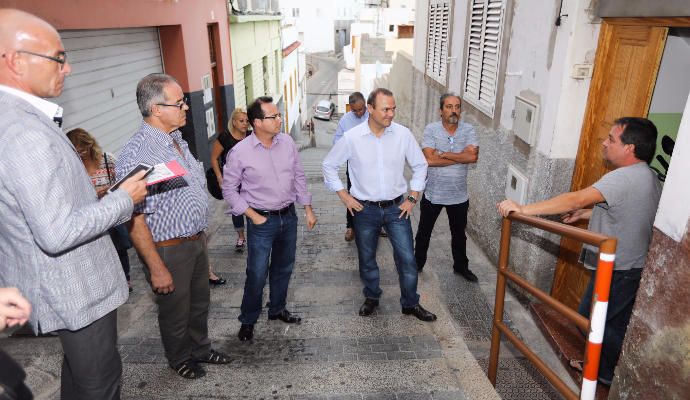 Hidalgo durante la visita al barrio de San José.