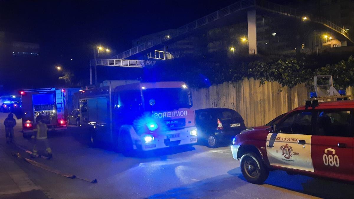 El despliegue de Bomberos y Policía en la calle Vista Alegre se debió a un incendio que se originó en la cocina de una vivienda.